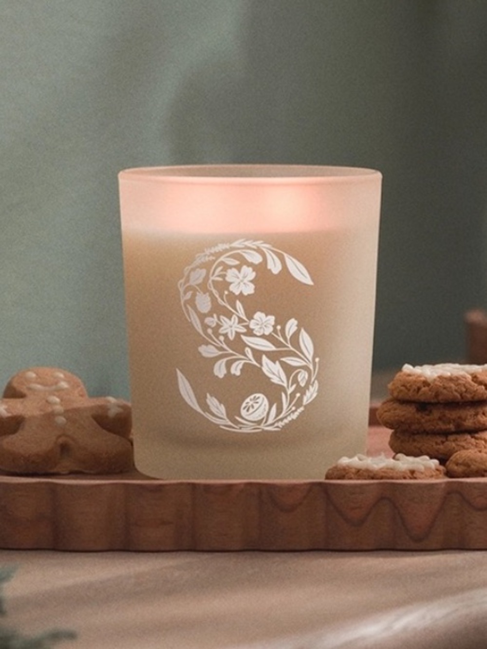 Scentsy Gingerbread Hugs Scented Candle 2 wicks frosted glass jar NIB